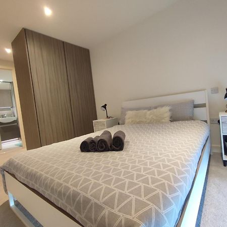 Luxury Riverside Apt With Easy Access To Central London, O2, Excel Centre And Parking Exteriör bild
